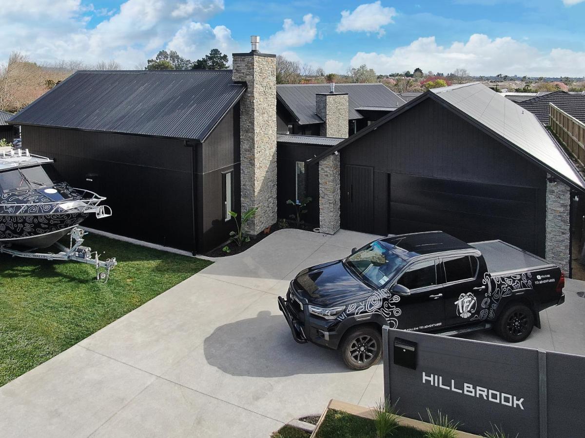 Hillbrook - A Luxurious Guesthouse Ohauiti Exterior photo